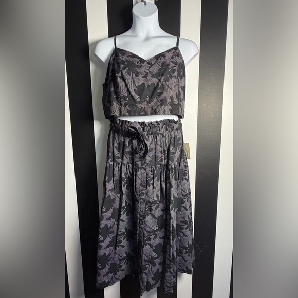 Universal Thread Dresses & Skirts - ❤️ Two-piece Plus Floral Print Black Midi Skirt & Matching Crop Top - SZ XXL/2X